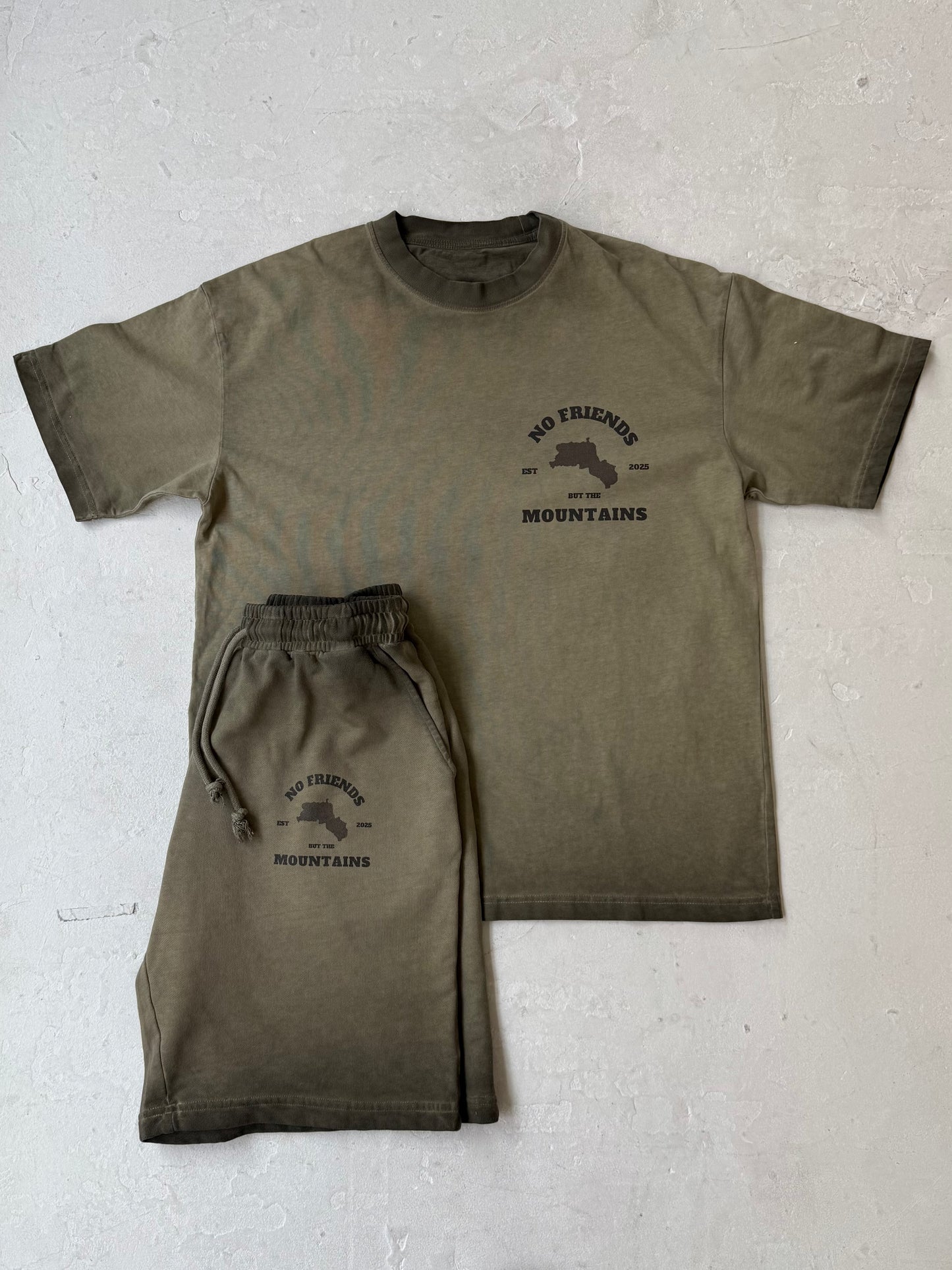 KHAKI TEE